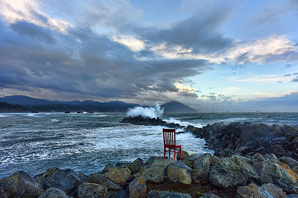 Photo Red Chair at Port Orford jetty