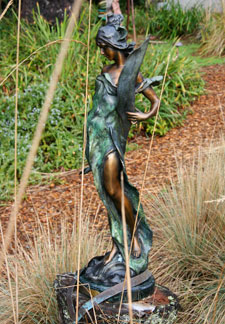 Photo of Diane, the Huntress sculpture in sculpture garden