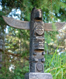 Photo carved small totem